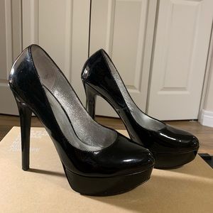 Browns Black Round Toe High heels